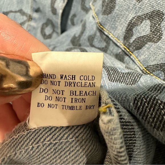 J. NNA Leopard Print Denim Shacket - Picture 12 of 13